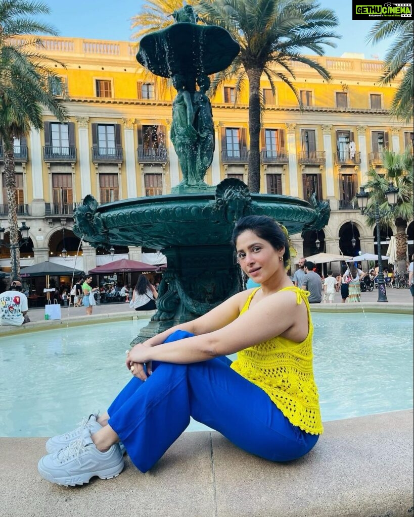 Shubhaavi Choksey Instagram - Love from Spain ❤️ #travel #summer #2022 #spain