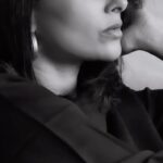Shubhaavi Choksey Instagram - My love for black and white photography ❤️ 📸 @ananndsampat 💄 & 💇‍♀️ @sandybeauti 👗 @jaferalimunshi ❤️ @anjalivuduta @ankurghatge_ @greenlight__media 📍 @backstage_mumbai #blackandwhite #fashion #style #2022