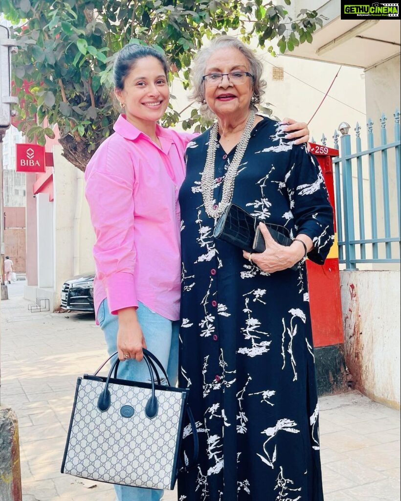 Shubhaavi Choksey Instagram - The youngest by heart & the most mischievous by nature : My @madhuraja2011 aunty…. I love you very very much ❤️ Happy birthday once again #nofilter #nomakeup #purelove #purefreindship #2022
