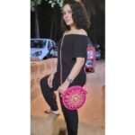 Shubhaavi Choksey Instagram - My bag is my style quotient and my glitter tatoo, my accessory… Footwear gifted by @swagsatrangi #goadiaries #glitterati #2022