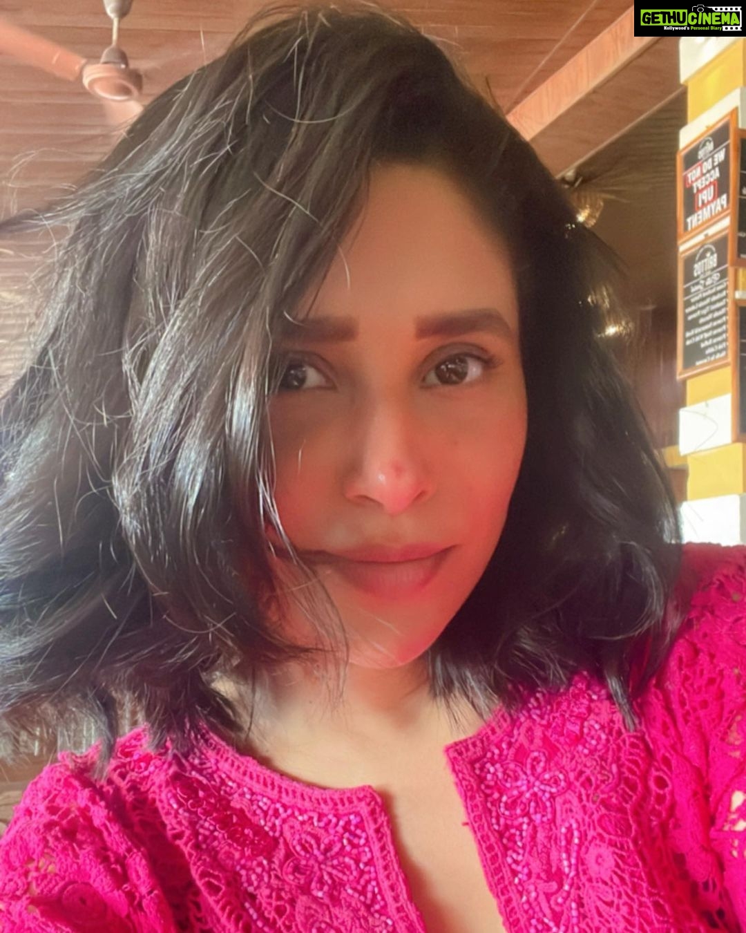 Shubhaavi Choksey Instagram - Beach hair … Messy hair 🌊 #goadiaries #2022