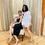 Shubhaavi Choksey Instagram - My darlings @monthakur91 @jaferalimunshi @shanelounen @yashodharad #blessed #friendship #🧿 #2022
