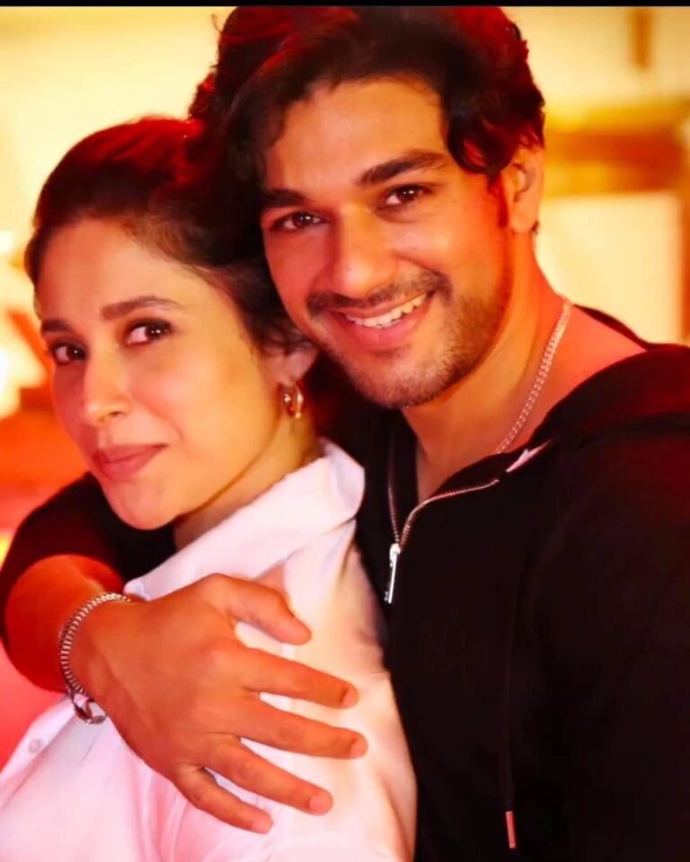Shubhaavi Choksey Instagram - A very happy 15th wedding anniversary to my favourites🥺❤️ always stay together and happy forever ♾️ may God bless you'll with only goodness and happiness thought the life👑 may you'll shine like this every year😘 lots of love from me to you'll ❤️ the day when ma'am officially became Mrs.choksey💫❤️ we fans always there to support you ma'am. Stay blessed 💗💗🤝🏻 wishing an iternity to you both cutest couples❤️ this is a small gesture from me to you on this big day❤️ @shubhaavi . . . Tags:- [#RaYaFandom#kasautiizindagiikay2 #kasautii #shubhaavichoksey #mohinibasu #shubhaavi #choksey #starplus #4years #kzk2 #rayakasafar#raya#balh2#badeacchelagtehain2#nakuulmehta#nakuulforever#ramkapoor#ram#rk#sonytvofficial]🌿🥀