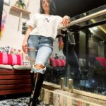 Shubhaavi Choksey Instagram - “I make shoe contact before eye contact “ Not always but definitely a few times 🤦🏻‍♀️ 📸 thank you @iakashchoudhary 🤗 #beinghonest #shoelover #blackboots #wearyourattitude #2022