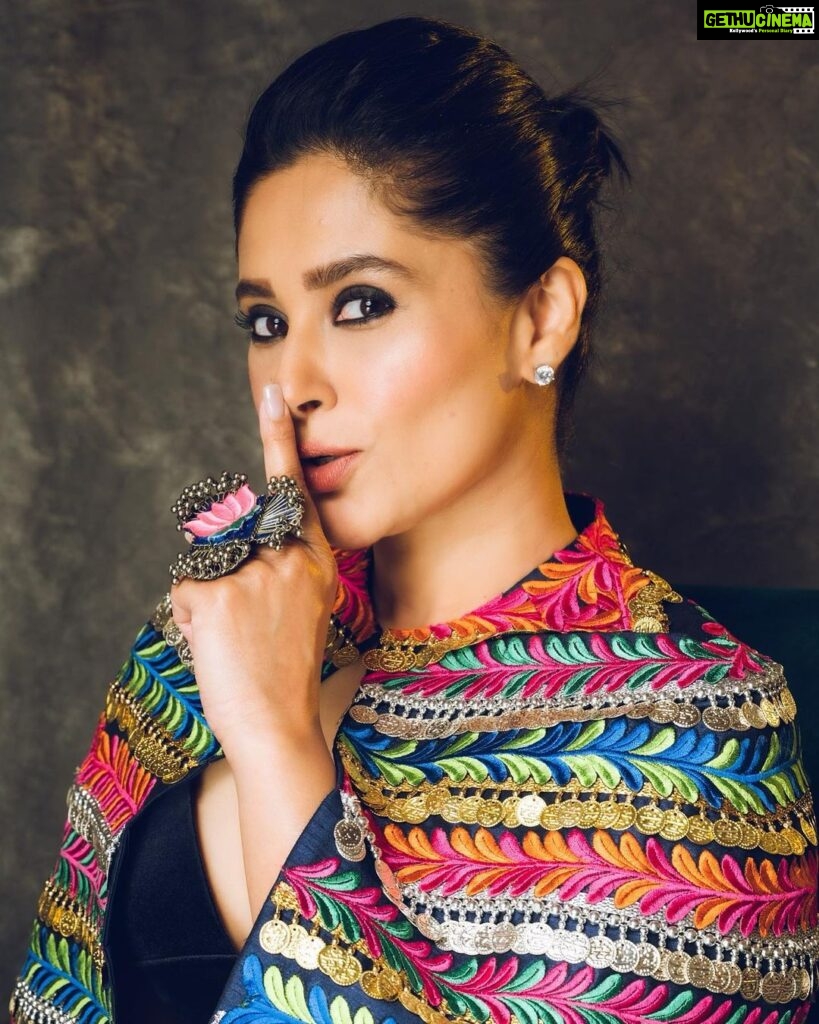 Shubhaavi Choksey Instagram - Sshhh , it’s not a secret but the truth : “ Two things define you: your patience when you have nothing and your attitude when you have everything.” George Bernard Shaw Photographed by @shotbyrohitdey Makeup by @ansarisharfuddin Hair by @shaheenchaudhary1 Styled by @shubhaavi #style #fashionlover #instaoutfit #attitude #thoughtoftheday #2022