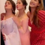 Shubhaavi Choksey Instagram - Thanks for all the madness and making me crazy like hell .. wish that our friendship will have more gehraayian and forever we will be doobeyyy in this … ❤️❤️❤️ @shubhaavi