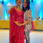 Shubhaavi Choksey Instagram - Poojo and Sandy are having a babyyyyyy 💃🏻💃🏻 God bless you all always @poojabanerjeee @sandeepsejwal #monkeyingaround #babyshower #nazarnalage #superhappy