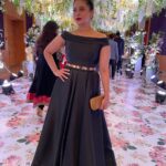 Shubhaavi Choksey Instagram - “Elegance doesn't mean being noticed, it means being remembered.” Giorgio Armani (Wore a gown for the very first time) Styled by @jaferalimunshi Photographed by @karansinghchhabra #comfortableinmyskin #ladyinblack #gown #black #wedding #2021