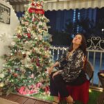 Shubhaavi Choksey Instagram - Poised to Attitude to Crazy: Yeah that’s me 😉 Thank you for clicking these Eriiiiii ❤️….. #aboutlastnight #christmas #2021