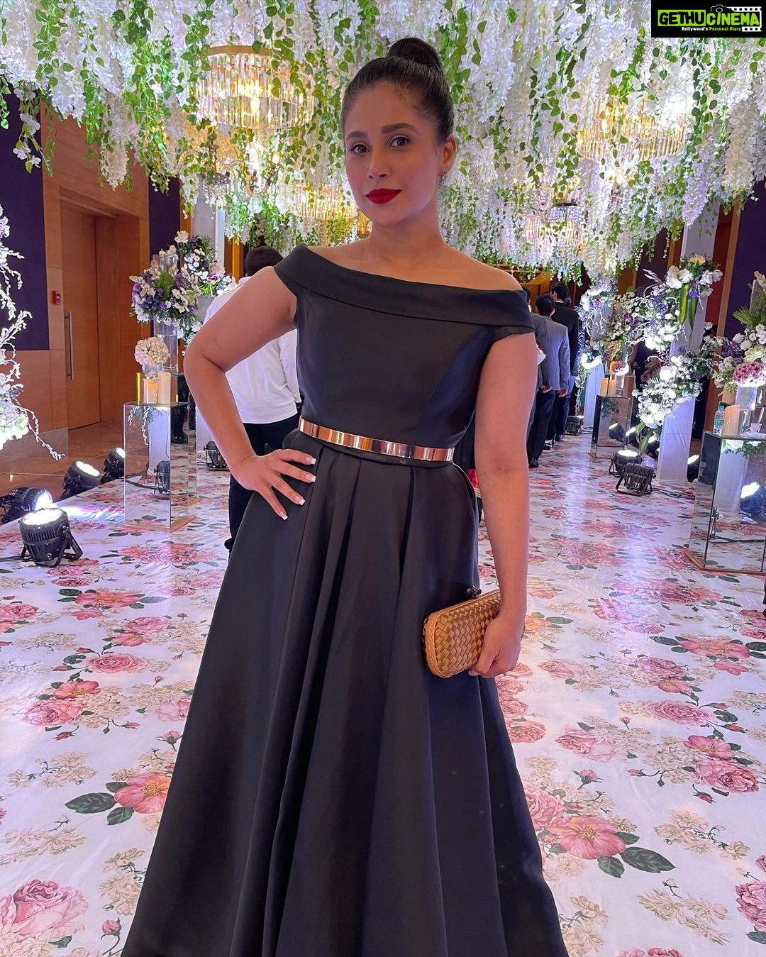 Shubhaavi Choksey Instagram - “Elegance doesn't mean being noticed, it means being remembered.” Giorgio Armani (Wore a gown for the very first time) Styled by @jaferalimunshi Photographed by @karansinghchhabra #comfortableinmyskin #ladyinblack #gown #black #wedding #2021