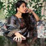 Shubhaavi Choksey Instagram - Woh bolte rahe , Hum sunte rahe, Jawaab aakhon mai tha, Woh lafzon mai dhundte rahe…. Photographed by @shotbyrohitdey Jewellery by @totapari1 Outfit courtesy @myshka_fashion Makeup & Hair by @amuthevar Location courtesy by @younion_mumbai @zkalra PR managed by @oceanmediapr Jewellery Collab courtesy by @aaira_narula Outfit collab courtesy by @rimadidthat Styled by @shubhaavi #indian #fashion #ethnic #style #2022