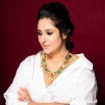 Shubhaavi Choksey Instagram - “ Learning how to be still , to really be still and let life happen - That stillness becomes radiance “ Morgan Freeman Photography by @shotbyrohitdey PR managed by @oceanmediapr #radiance #innerpeace #style #me #2023
