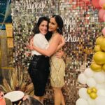 Shubhaavi Choksey Instagram - Happy birthday @snehanamanandi I love you @dishaparmar @nakuulmehta @niveditabasu @ajay.nagrath @prakrutikasparsh & love you more @harshal_82 #birthday #celebration #love #blessed #🧿 Vice - Global Tapas Bar