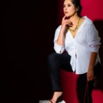 Shubhaavi Choksey Instagram - RED symbolises Power & passion BLACK is the colour of Authority & strength WHITE means Purity & simplicity … It wouldn’t be wrong if I say “I have it all” Photography by @shotbyrohitdey PR managed by @oceanmediapr Jewellery purchased from @smitadomdia #power #passion #instamood #instafashion #style #2023