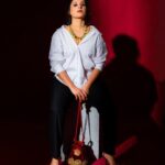 Shubhaavi Choksey Instagram - RED symbolises Power & passion BLACK is the colour of Authority & strength WHITE means Purity & simplicity … It wouldn’t be wrong if I say “I have it all” Photography by @shotbyrohitdey PR managed by @oceanmediapr Jewellery purchased from @smitadomdia #power #passion #instamood #instafashion #style #2023