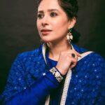 Shubhaavi Choksey Instagram - Dheere se sarakti hai raat , Uske aanchal ki tarah ; Uska chehra nazar aata hai , Jheel ke kisi kamal ki tarah …. Photographed by @shotbyrohitdey #photooftheday #shayari #mood #instagram #indianwear #2023