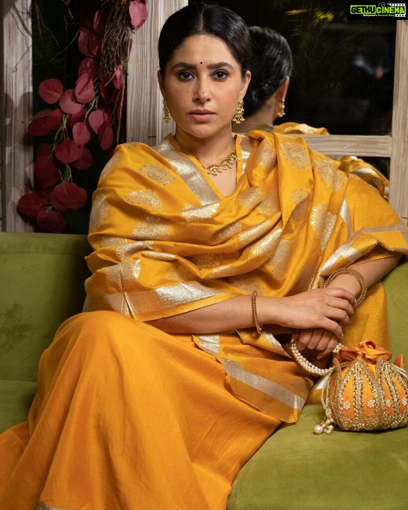 Shubhaavi Choksey Instagram - “The absence of flaw in beauty is itself a flaw.” —Havelock Ellis Photographed by @shotbyrohitdey Jewellery by @totapari1 Outfit courtesy @myshka_fashion Makeup & Hair by @amuthevar Location courtesy by @younion_mumbai @zkalra PR managed by @oceanmediapr Jewellery Collab courtesy by @aaira_narula Outfit collab courtesy by @rimadidthat Styled by @rimadidthat & @shubhaavi #indian #fashion #ethnic #style #2022