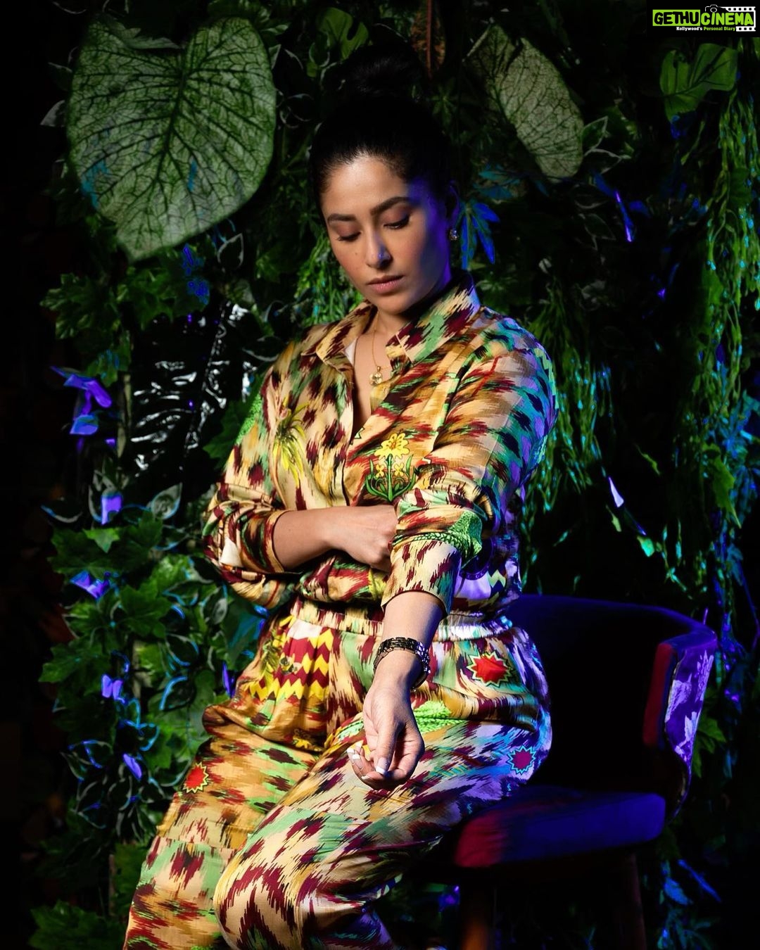 Shubhaavi Choksey Instagram - “The secret of great style is to feel good in what you wear “ Innes De La Fressange But I feel more than great in Boozy button’s leisure wear Photographed by @shotbyrohitdey Outfit courtesy @theboozybutton Jewellery by @totapari1 Makeup & Hair by @amuthevar Location courtesy by @younion_mumbai @zkalra PR managed by @oceanmediapr Jewellery Collab courtesy by @aaira_narula Styled by @shubhaavi #fashion #style #jewellery #fashiongram #instaphoto #2022