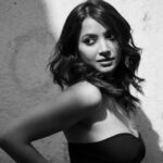 Shweta Basu Prasad Instagram - 🎶 Simarik by Tarkan 🎶 📸 @areesz Bandra