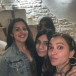 Shweta Basu Prasad Instagram - Lucky are those, who have friends ❤️ . . 11.1.2023 #birthday Happy Place