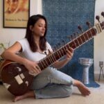 Shweta Basu Prasad Instagram - #sitar #studentlife 🎥 @iamwolfienair