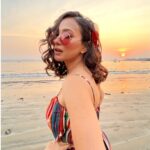 Shweta Basu Prasad Instagram - Beach waves. Beach and waves For INDIA LOCKDOWN premiere at 53rd IFFI Goa. Hair @preefafernandes Managed and photographed by @iamwolfienair Wardrobe: personal . . . #indialockdown #53iffigoa #iffi #iffigoa #shwetabasuprasad Cidade de Goa - IHCL SeleQtions