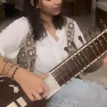 Shweta Basu Prasad Instagram - De-stress . . . #sitar #studentlife #shwetabasuprasad