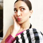 Shweta Basu Prasad Instagram - Mood: Taal Keherva. Dha Ge Naa Ti | Na Ke Dhi Naa . Promotion for #gunehgaar Hair: @khan_do_makeup Make up: 🙋🏻‍♀️ Wardrobe: personal . Directed by @akvarious With @gajrajrao @sumeetvyas For @zeetheatre Streaming from 24th September!! #shwetabasuprasad JW Marriott Mumbai Sahar