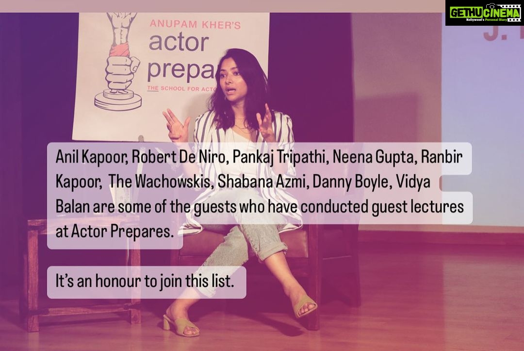 Shweta Basu Prasad Instagram - Although a student of acting and cinema myself, I conducted a lecture for the diploma students of acting @actorprepares purely based on my first hand experiences as an actor. . The students were so attentive, curious and interactive. I wish my best to all the actors ❤️ . . #actors #actor #acting #cinema #shwetabasuprasad #actorprepares #natyashastra Mumbai, Maharashtra