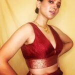 Shweta Basu Prasad Instagram - Alexa, play Bole Chudiya 🎶 . . Diwali • 2022 . #diwali #diwali2022 Mumbai, Maharashtra