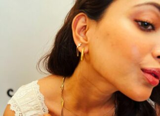 Shweta Basu Prasad Instagram - In love with @snastudios minimalist, light weight and absolutely stunning fashion jewellery. 📸 @itswolfienair . . . #collaboration #jewellery