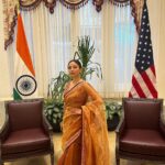 Shweta Basu Prasad Instagram - At 11, I had attended my first press conference as an actor. Today at 32, I attended my first press conference as a filmmaker. . Press conference for New York Indian Film Festival at the Consulate General of India, New York by Indo-American arts council. So wonderful to meet the Indian community here and interact with all the filmmakers of Indian diaspora. . Images: 1. 5th Avenue 2. Consulate general of India 3. With @nyindianfilmfest director Mr. Aseem Chhabra, counsel general Mr. Randhir Jaiswal and vice chairman @iaac.us Mr. Rakesh Kaul 4. Festival line up poster 5. @retakeshortfilm 6. Press conference 7 & 8 🌈 . (Wardrobe personal) Saree @sabyasachiofficial Bag @ritukumarhq . 📍Consulate General of India, Manhattan . #retakeshortfilm #newyork #newyorkindianfilmfestival Manhattan, New York