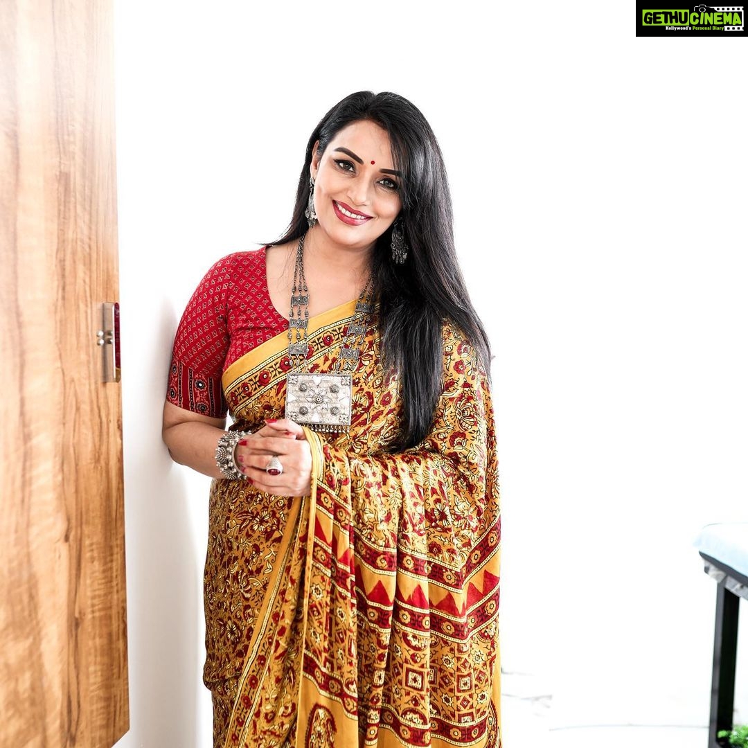 Shweta Menon Instagram - Stylist: @tharunya_vk Wardrobe: @byhand.in Accessories : @seeruscollections MUA : @avinash_s_chetia Shots : @the_dclick Nails by : @_nail_on_sale_