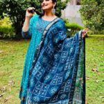 Shweta Menon Instagram – #shwethamenon 
Stylist : @tharunya_vk
Wardrobe: @byhand.in
Accessories: @accessorize_with_ruhnaal
Nails by : @_nail_on_sale_
MUA : @sijanmakeupartist
