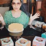 Shweta Menon Instagram - 🎂🎉🐝🍰 Thank you, @beehivehoneycakes, for the sweetest birthday surprise! Your truckload of delicious cakes is going to last me a few more birthdays 🎁🎈 #BirthdayBlessings #SweetSurprise #beehivehoneyCakes 🍯🐝🎂🎉 #shwethamenon Kochi, India