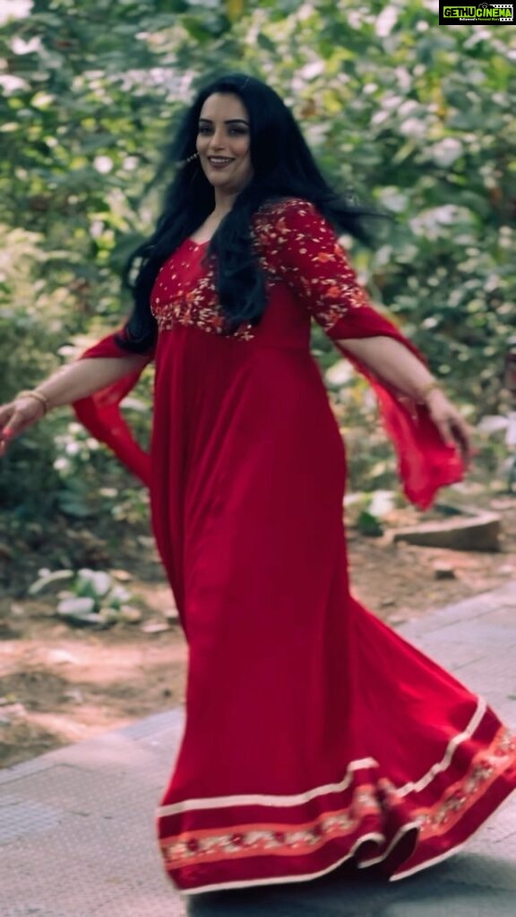 Shweta Menon Instagram - #ShwethaMenon Stylist: @tharunya_vk Make up : @abilashchickumakeupartist Outfit : @raimes_designerboutique Jewellery: @planetjewel Trivandrum, India