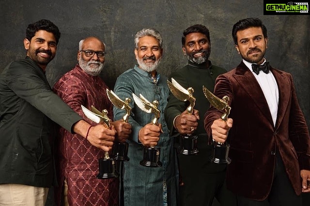 Shweta Menon Instagram - Congratulations to RRR Movie (@m._m._keeravani, @ssrajamouli, @jrntr, @alwaysramcharan) for winning the 'Best Original Song' award at the Oscars 2023 for the song 'Natu Natu', and to Kartiki Gonsalves @kartikigonsalves and Guneet Monga @guneetmonga for their film 'The Elephant Whisperers' winning the award for 'Best Documentary Short Film'! 🎉 This is an incredible achievement and a proud moment for all of us! Let's continue to make our mark in the world of cinema and showcase the best of Indian Cinema. Jai Hind! 🇮🇳 #IndianCinema #AcademyAwards #Oscars2023 #RRR #ElephantWhisperers #Oscars95