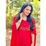 Shweta Menon Instagram – Vibrant energy..❤️
@shwetha_menon 😍
.
.
.
.
.
#fieryred #stylingtales #stylingdiaries #shwethamenon #redcarpetseason2 #launchingsoon