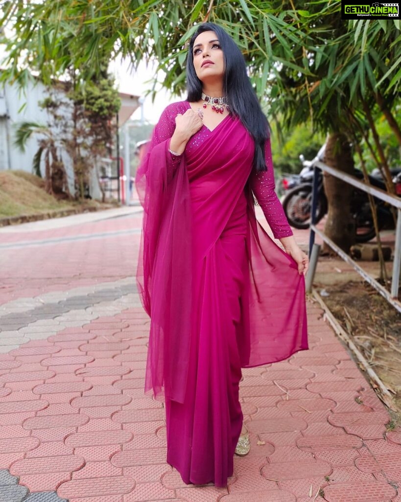 Shweta Menon Instagram - What A Beauti ……….. I Always Love To Work With U My Sweet Sister Actress @shwetha_menon Makeup Artist @avinash_s_chetia @sonybaby156 💃💃💅💅💄💄💋💋💝💝💞💞💗💗💕💕💓💓💖💖😘😘🥰🥰😍😍🌹🌹❤️❤️🧿🧿🙏🙏 Makeup and Hair style……… Working Time………. Shooting Is Going On………… Ernakulam City, Kerala