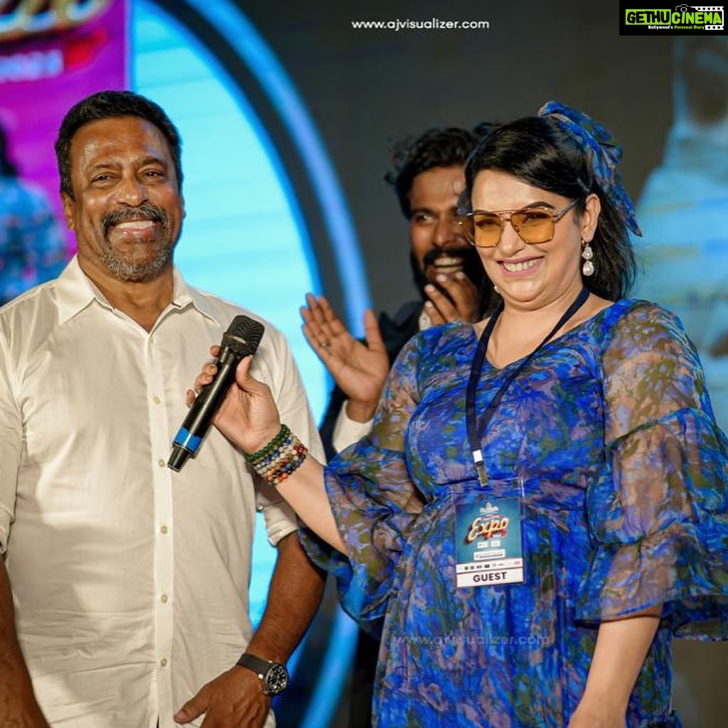 Shweta Menon Instagram - Thank you, Kannur, for having me! I want to express my gratitude to @leaderscollege & @dr_harshad_ak for inviting me to be a part of such an amazing event with an awesome crowd. Thank you for making it a memorable day! To all the students of @leaderscollege, I wish you the very best in your future endeavors. May you achieve all your goals and reach great heights in your careers.✌🏼 Best regards, @shwetha_menon #𝗦𝗵𝘄𝗲𝘁𝗵𝗮𝗠𝗲𝗻𝗼𝗻 Stylist: @tharunya_vk Make up : @avinash_s_chetia Outfit : @vybhadesignerstudio Jewellery: @kaya_online_ Camera: @ajvisualizer