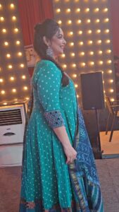 Shweta Menon Instagram - This is wraang 🥹🥹😫 #bloopers #shwethamenon Stylist : @tharunya_vk Wardrobe: @byhand.in Accessories: @accessorize_with_ruhnaal Nails by : @_nail_on_sale_ MUA : @sijanmakeupartist