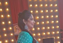Shweta Menon Instagram - This is wraang 🥹🥹😫 #bloopers #shwethamenon Stylist : @tharunya_vk Wardrobe: @byhand.in Accessories: @accessorize_with_ruhnaal Nails by : @_nail_on_sale_ MUA : @sijanmakeupartist