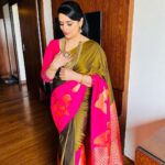 Shweta Menon Instagram - Morning 🌞Inauguration Time From Calicut Makeup Up For My Sweet Sister 💝💝💝 Actress @shwetha_menon Makeup artist @avinash_s_chetia @sonybaby156 Outfit @vybhadesignerstudio Jewellery @kaya_online_ Stylist @tharunya_vk 💃💃💅💅💋💋💄💄❤️❤️🌹🌹💞💖💖💕💕💝💝💗💗💓💓😘😘🥰🥰😍😍👰‍♀️👰‍♀️🧿🧿🌾🌾🙏🙏🛕🛕 Calicut City, Kerala;