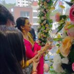 Shweta Menon Instagram - Always love to work with your my sweet sweet sister 💕💕💕💕💞💞💞 Actress @shwetha_menon Morning Inauguration Work In Kerala Calicut very beautiful city 💓💕💓💕 Makeup Artist @avinash_s_chetia @sonybaby156 Styles @tharunya_vk Outfit @vybhadesignerstudio Jewellery @kaya_online_ 💅💅💃💃💋💋💄💄😍😍🥰🥰😘😘💝💝💓💓💞💞💕💕❤️❤️💖💖🧿🧿🙏🙏 Calicut City, Kerala;