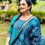 Shweta Menon Instagram – #shwethamenon 
Stylist : @tharunya_vk
Wardrobe: @byhand.in
Accessories: @accessorize_with_ruhnaal
Nails by : @_nail_on_sale_
MUA : @sijanmakeupartist