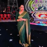 Shweta Menon Instagram - Asianet shooting with my sister…….. Makeup & Hairstyle………. Actress @shwetha_menon Makeup Artist @avinash_s_chetia @sonybaby156 💄💄💋💋💅💅💃💃🥰🥰😍😍😘😘❤️❤️🌹🌹💞💞💕💕💓💓💗💗💖💗💝💝🧿🧿 Ernakulam City, Kerala