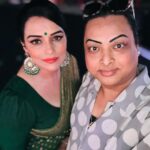Shweta Menon Instagram - Asianet shooting with my sister…….. Makeup & Hairstyle………. Actress @shwetha_menon Makeup Artist @avinash_s_chetia @sonybaby156 💄💄💋💋💅💅💃💃🥰🥰😍😍😘😘❤️❤️🌹🌹💞💞💕💕💓💓💗💗💖💗💝💝🧿🧿 Ernakulam City, Kerala