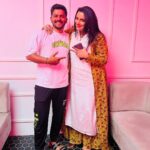 Shweta Menon Instagram - Happiness is a pics with friends❤️