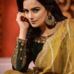 Shweta Menon Instagram - Costume 💃 @fatiz_official @noushifatiz MUA lipstick 💄 @abilashchickumakeupartist Stylist @jessymj44 Jewellery @planetjewel Camera @perfect_makers