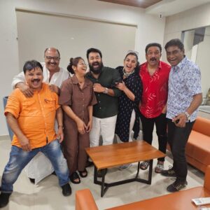 Shweta Menon Instagram - ശംഭോ മഹാദേവ!!! 

@mohanlal @actor.sidhique @babu_.chandran._ @baburajactor @sudhirkaramana @rachananarayanankutty @shwetha_menon